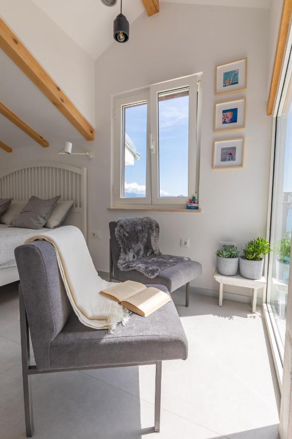 Seafront Baska Apartment Eksteriør billede